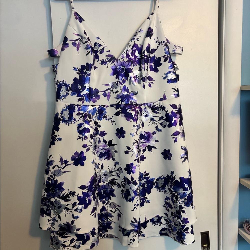 Elegant Floral Dress in Purple and White